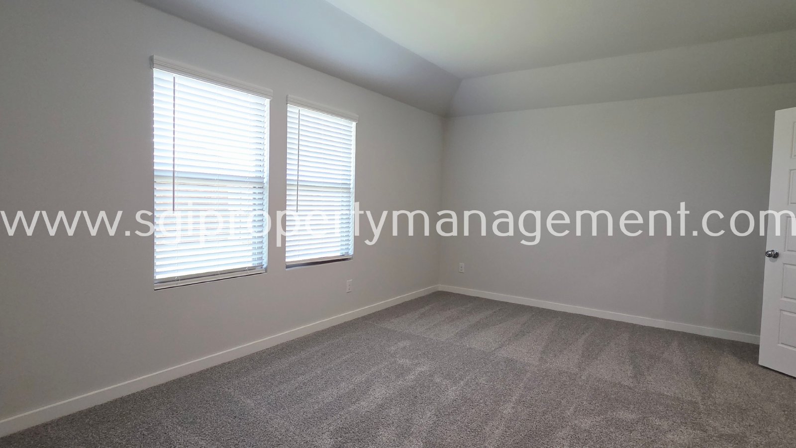 Gorgeous new build ready for move in property image