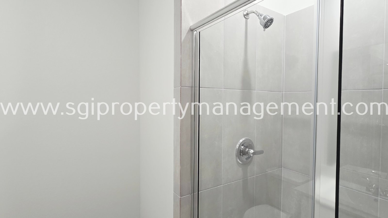 Gorgeous new build ready for move in property image