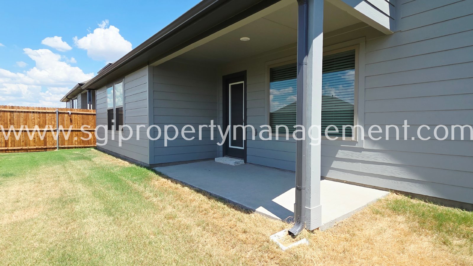 Gorgeous new build ready for move in property image