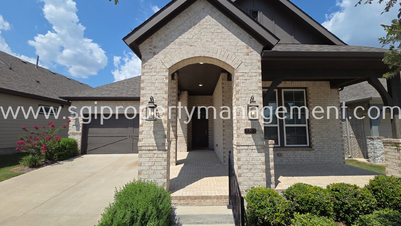 Beautiful home for rent near the Lake! property image