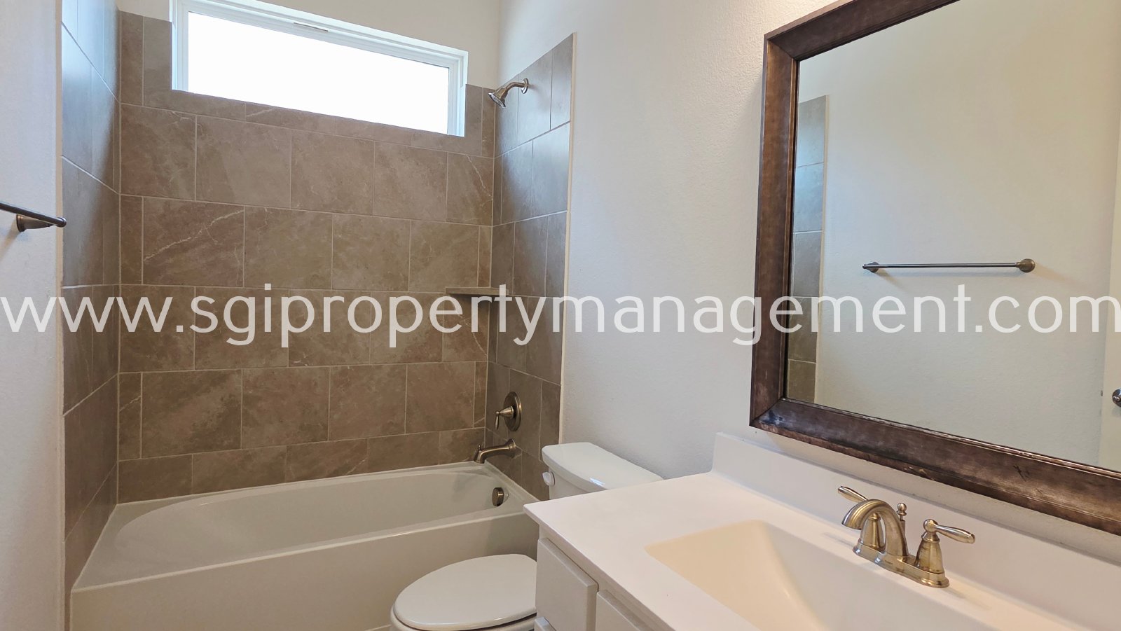 Beautiful home for rent near the Lake! property image