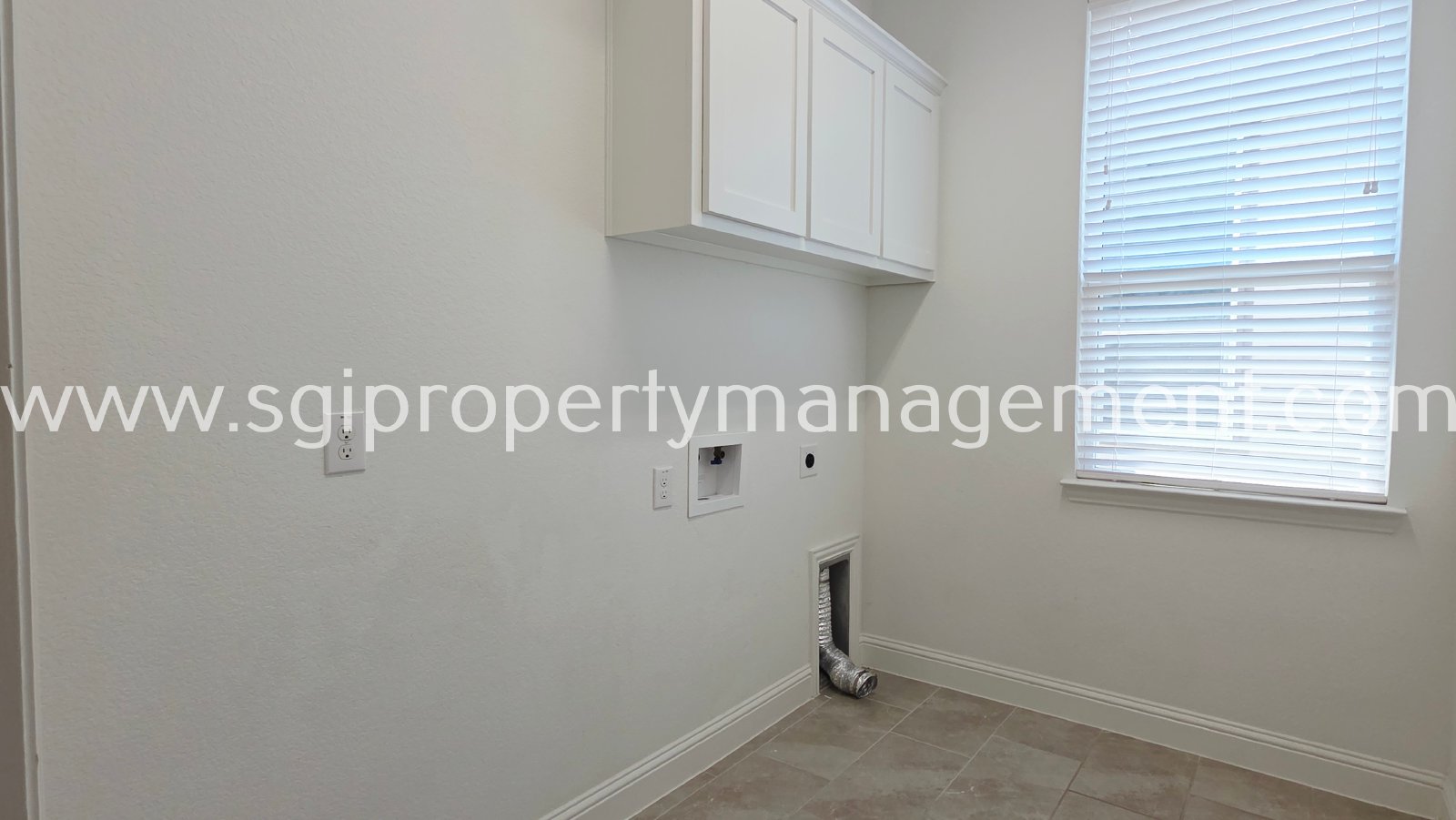 Beautiful home for rent near the Lake! property image