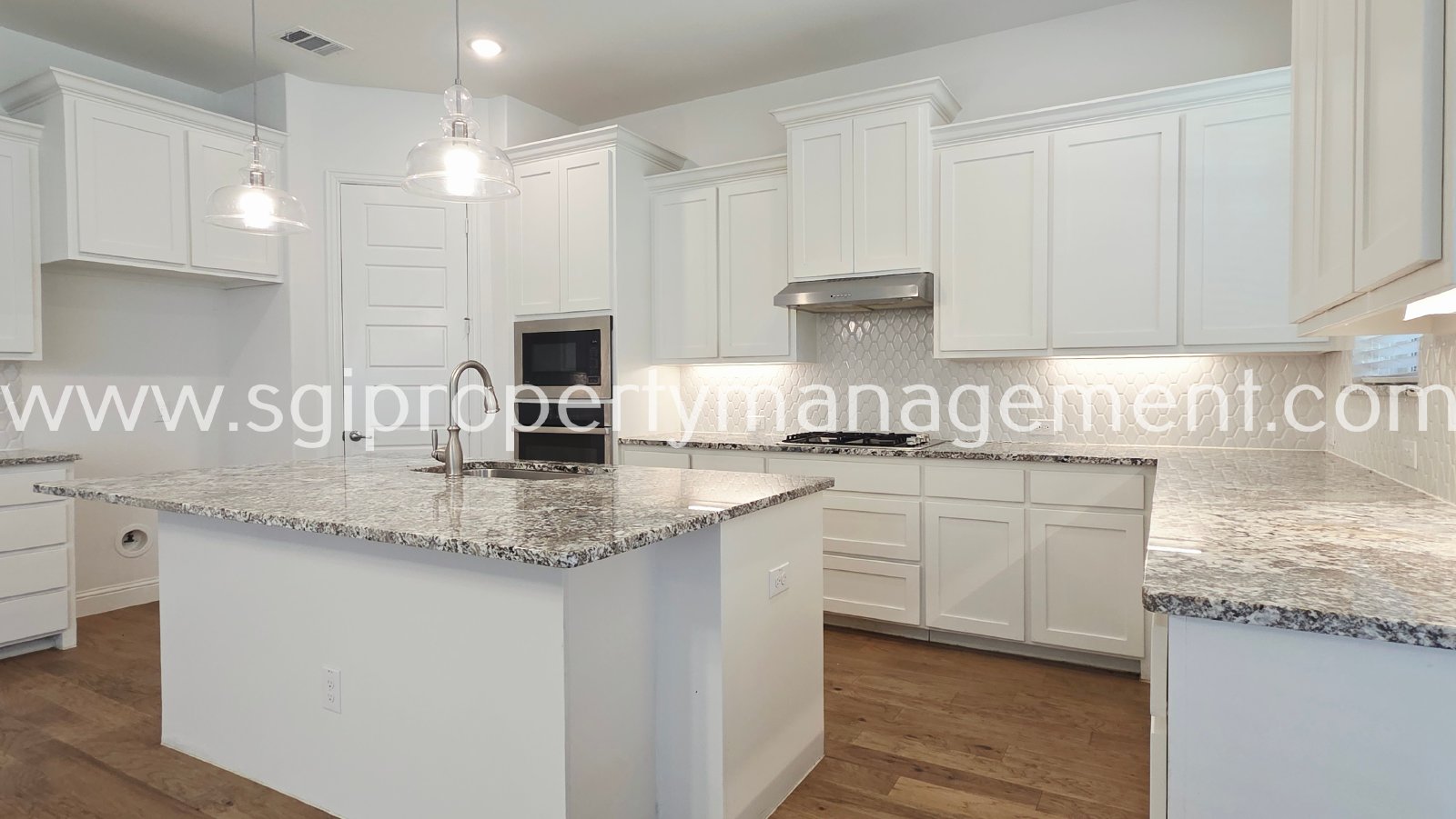 Beautiful home for rent near the Lake! property image