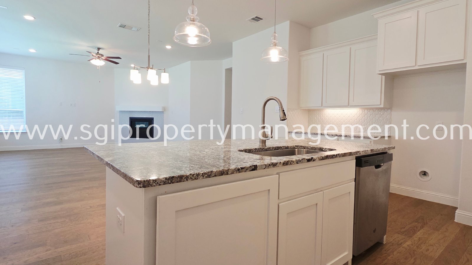 Beautiful home for rent near the Lake! property image