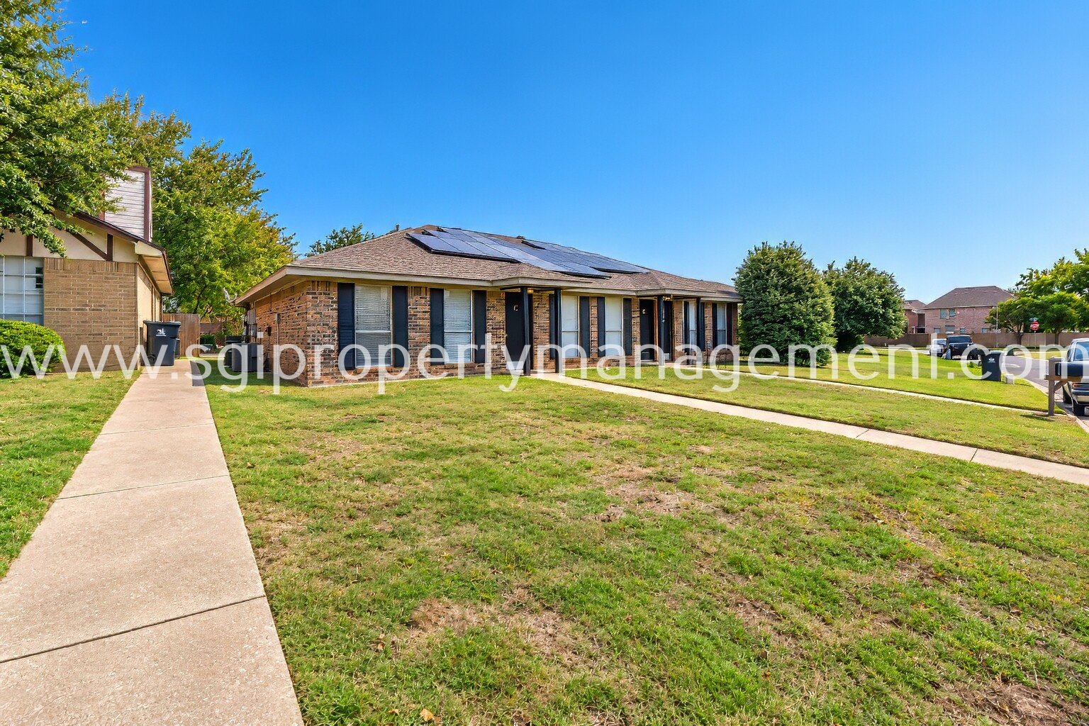 Great 2 bedroom unit of a triplex property image