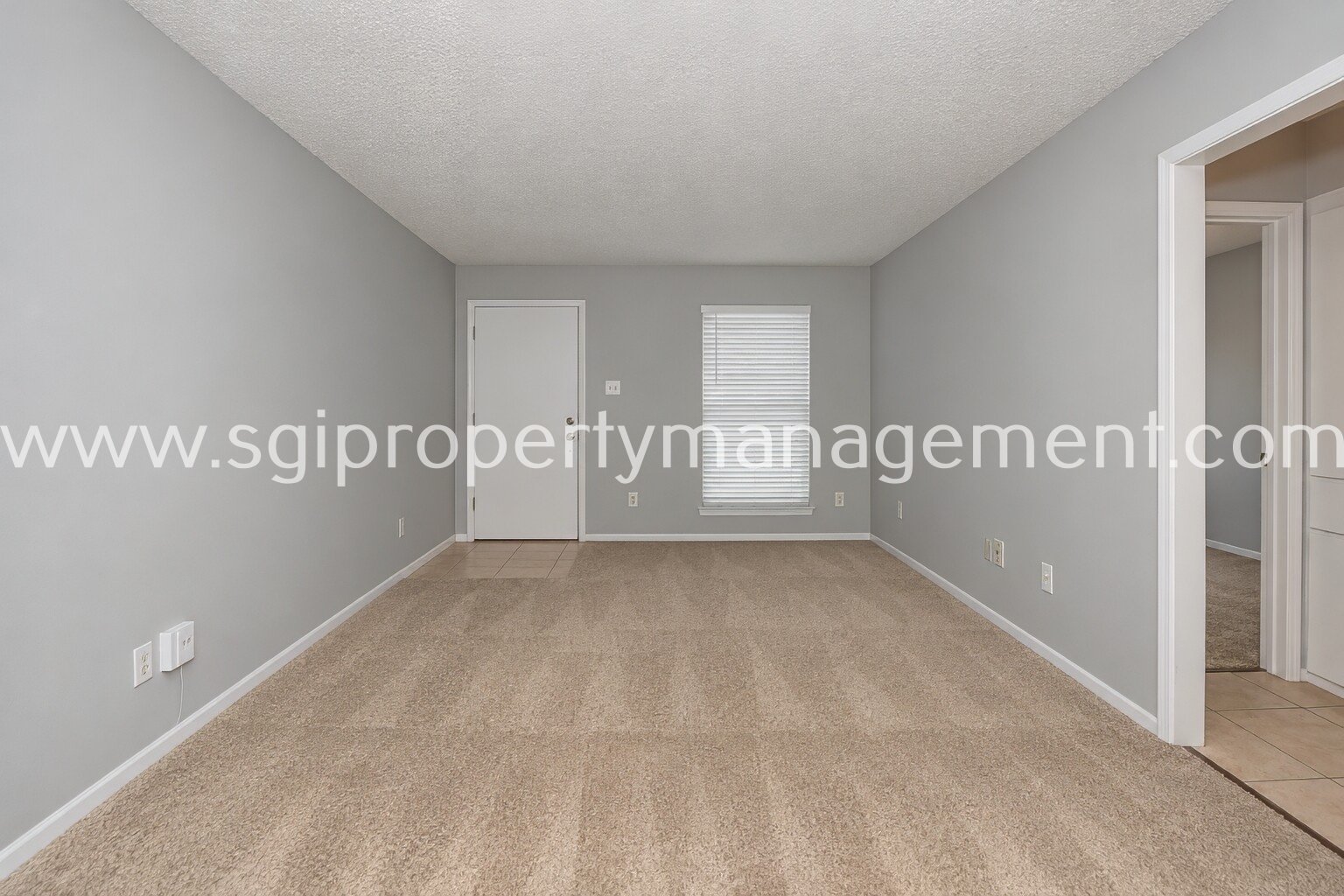 Great 2 bedroom unit of a triplex property image