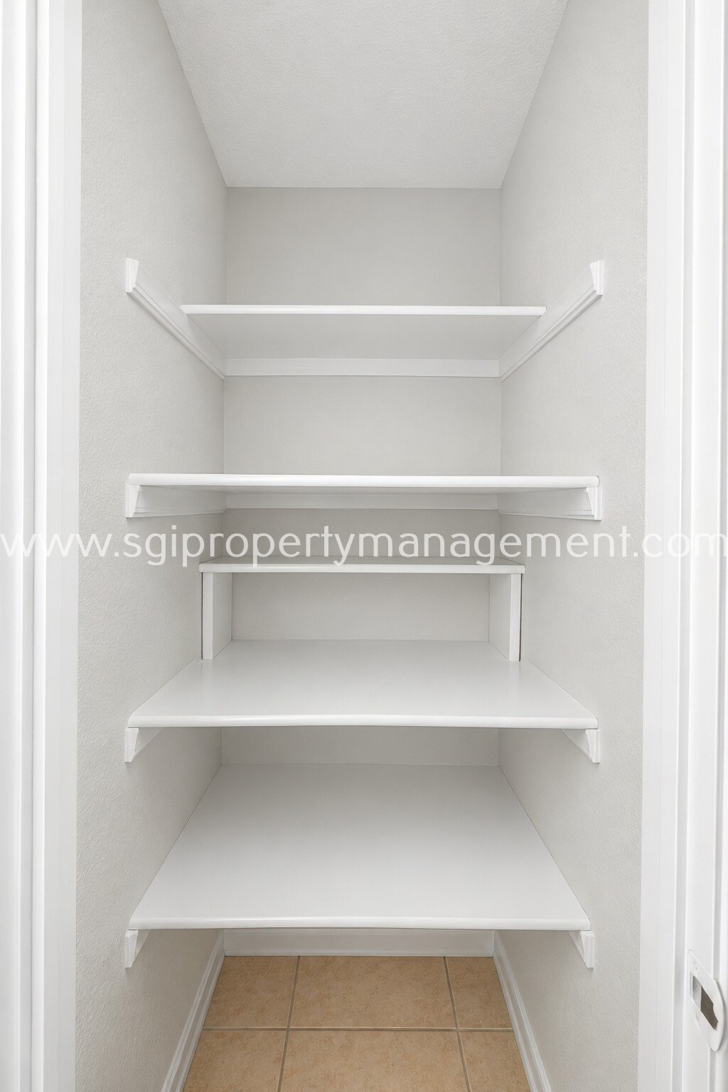 Great 2 bedroom unit of a triplex property image