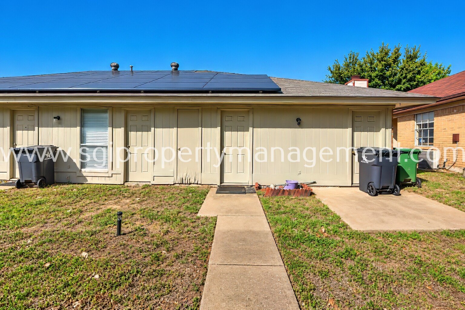 Great 2 bedroom unit of a triplex property image