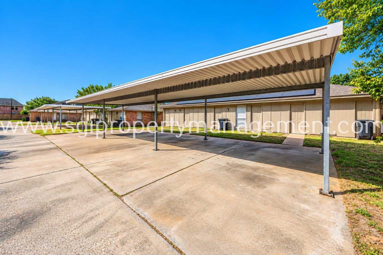 Great 2 bedroom unit of a triplex property image
