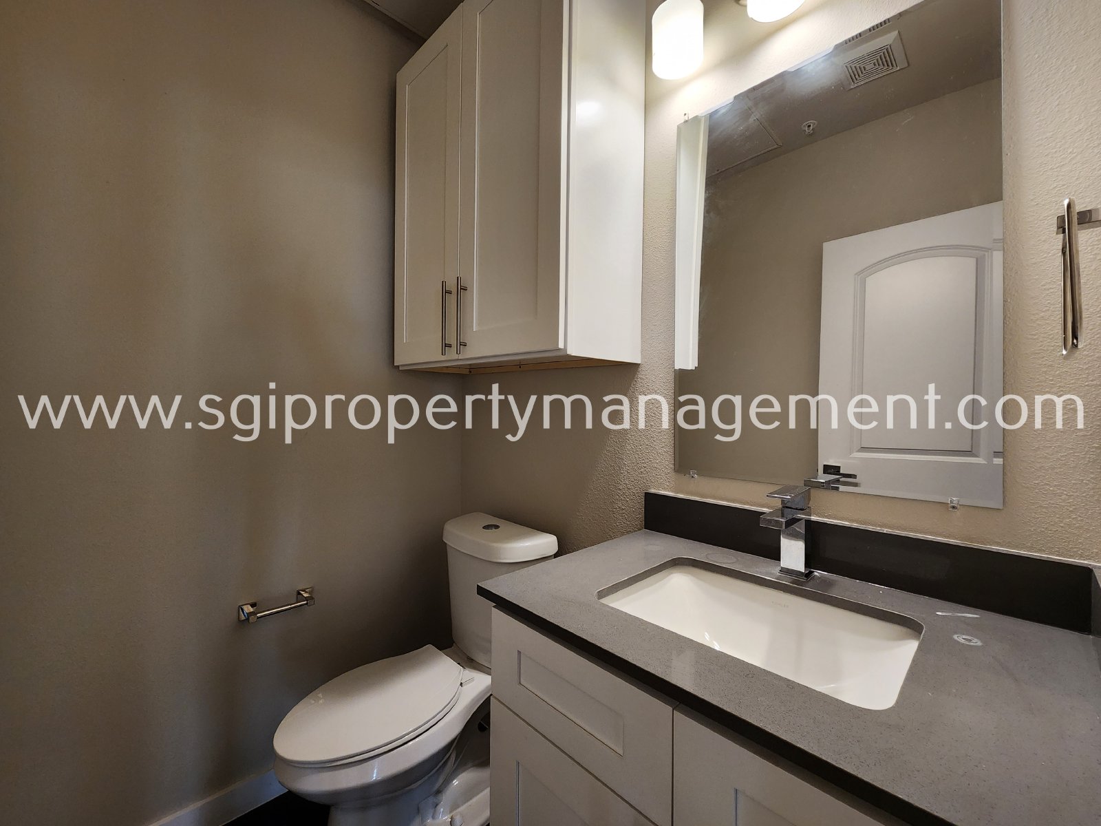 Spacious townhome ready for move in property image