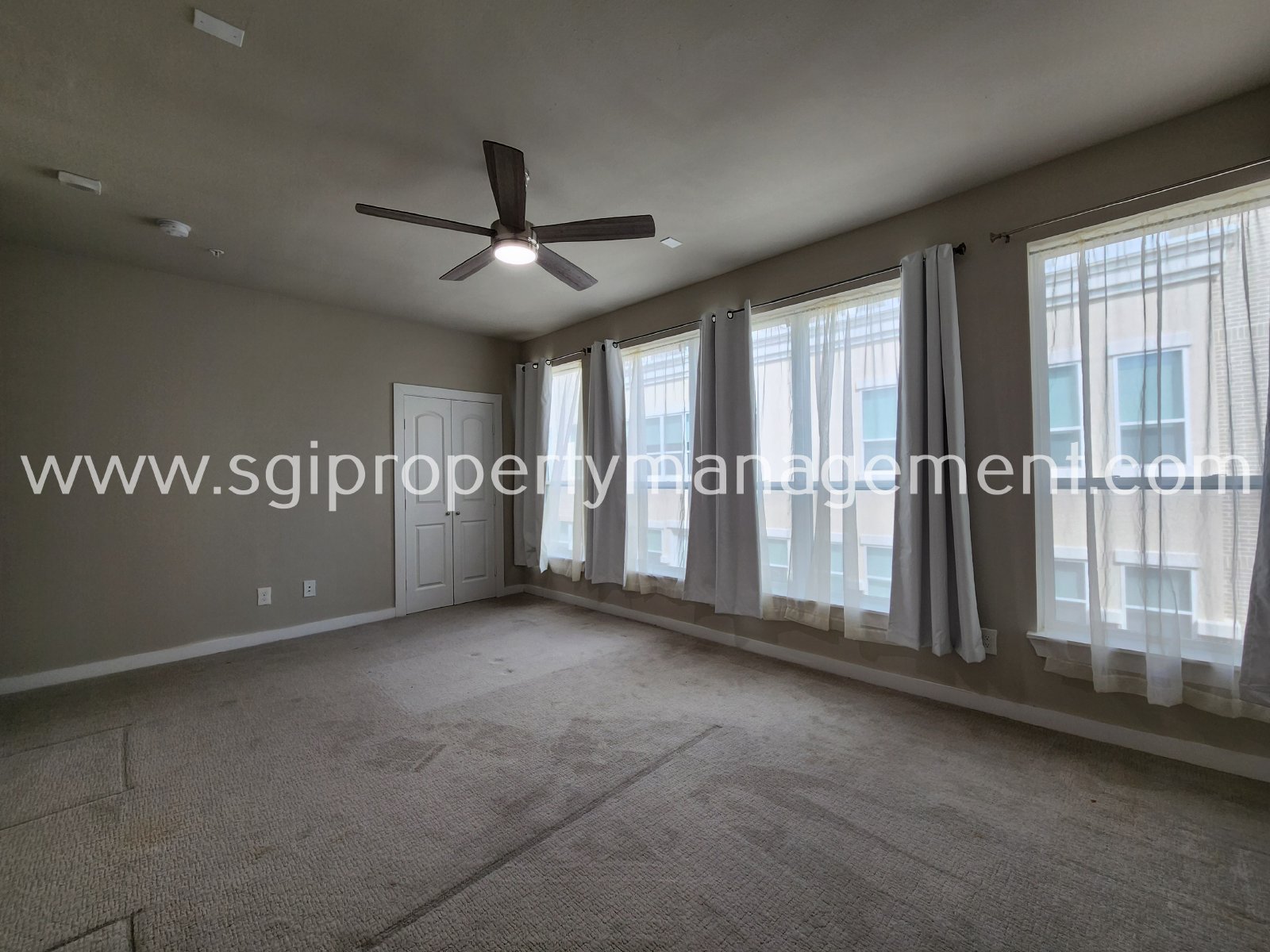 Spacious townhome ready for move in property image