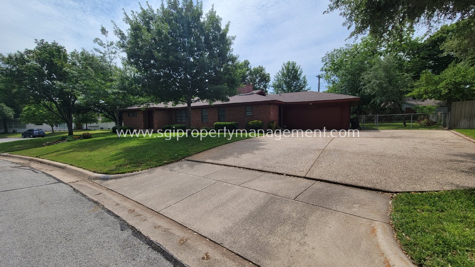 Huge corner lot in Westcliff property image