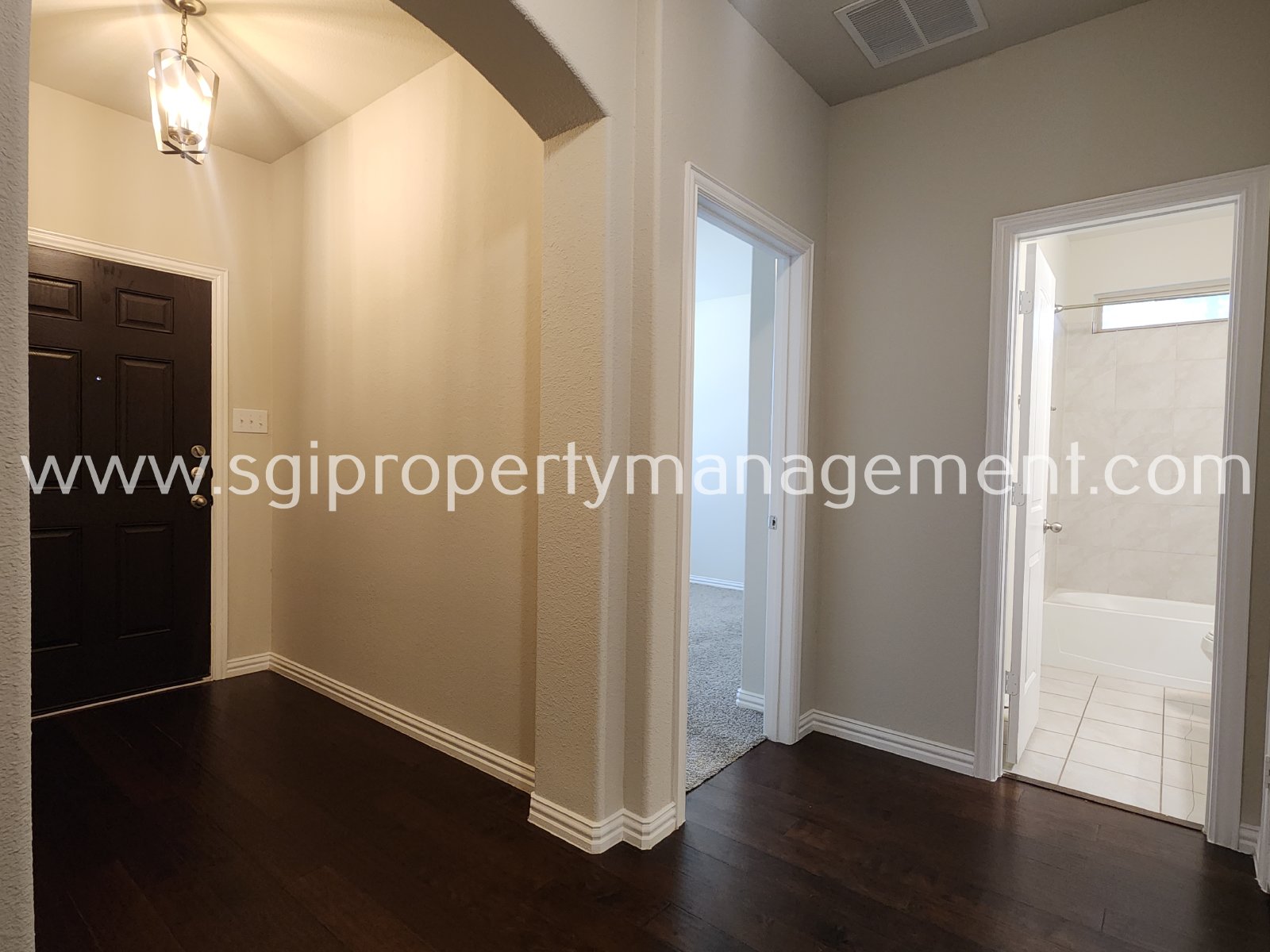 Stunning 3 bedroom home in Valencia on the Lakes property image