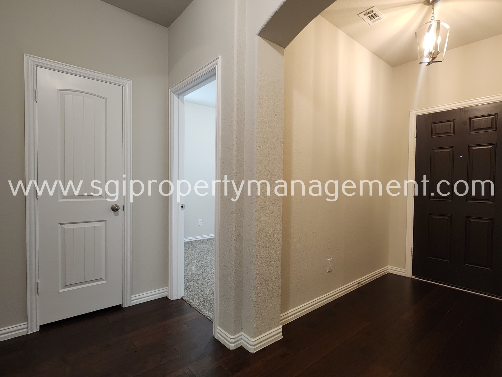 Stunning 3 bedroom home in Valencia on the Lakes property image