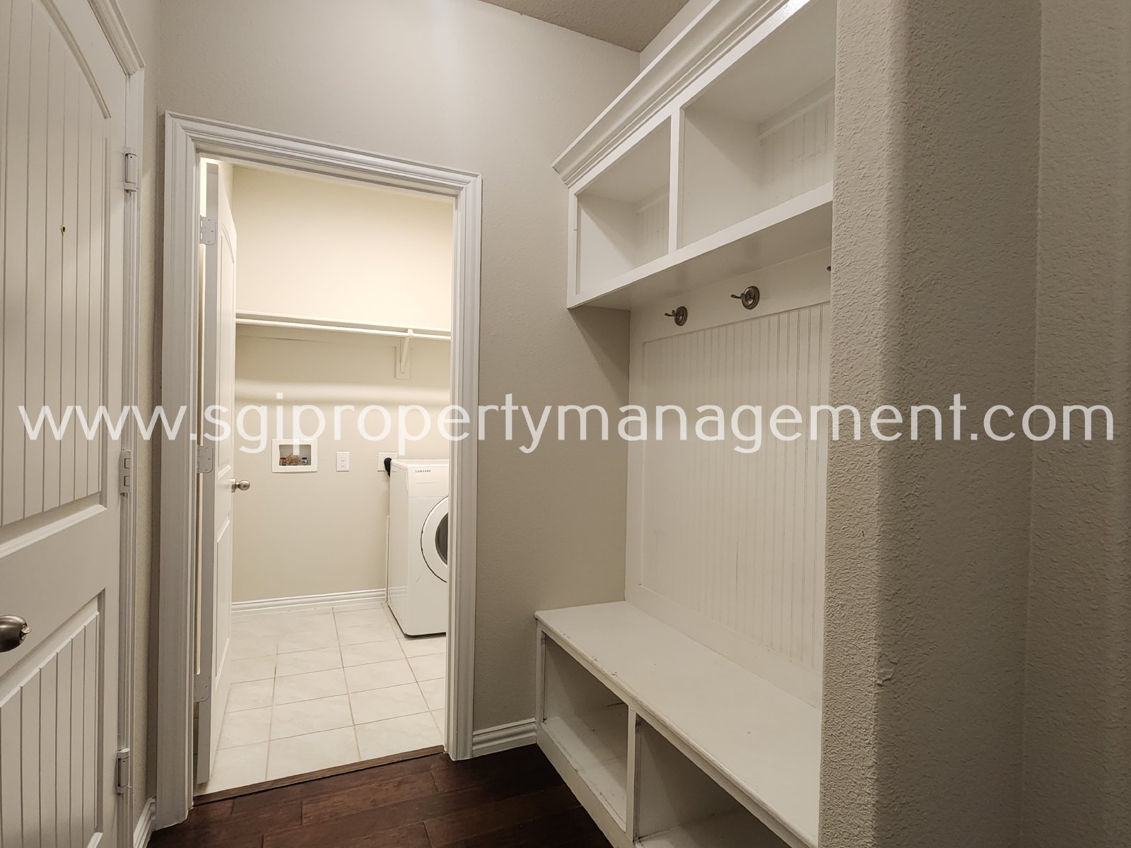 Stunning 3 bedroom home in Valencia on the Lakes property image